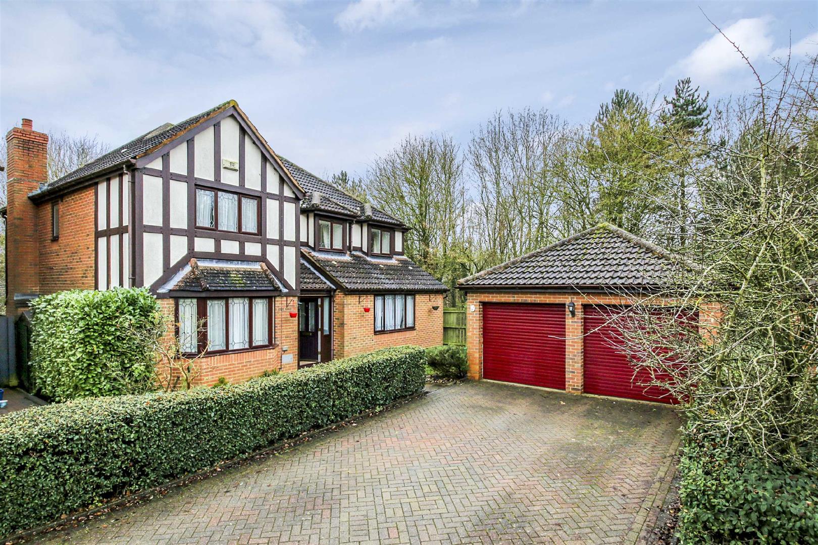 5 bed property in Lawson Place, Milton Keynes